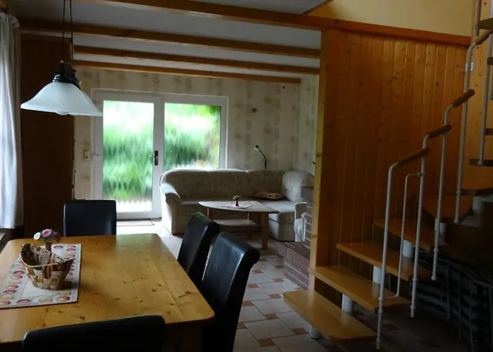 Ferienhaus Im Urigen Garten Bzw Eulenhaus