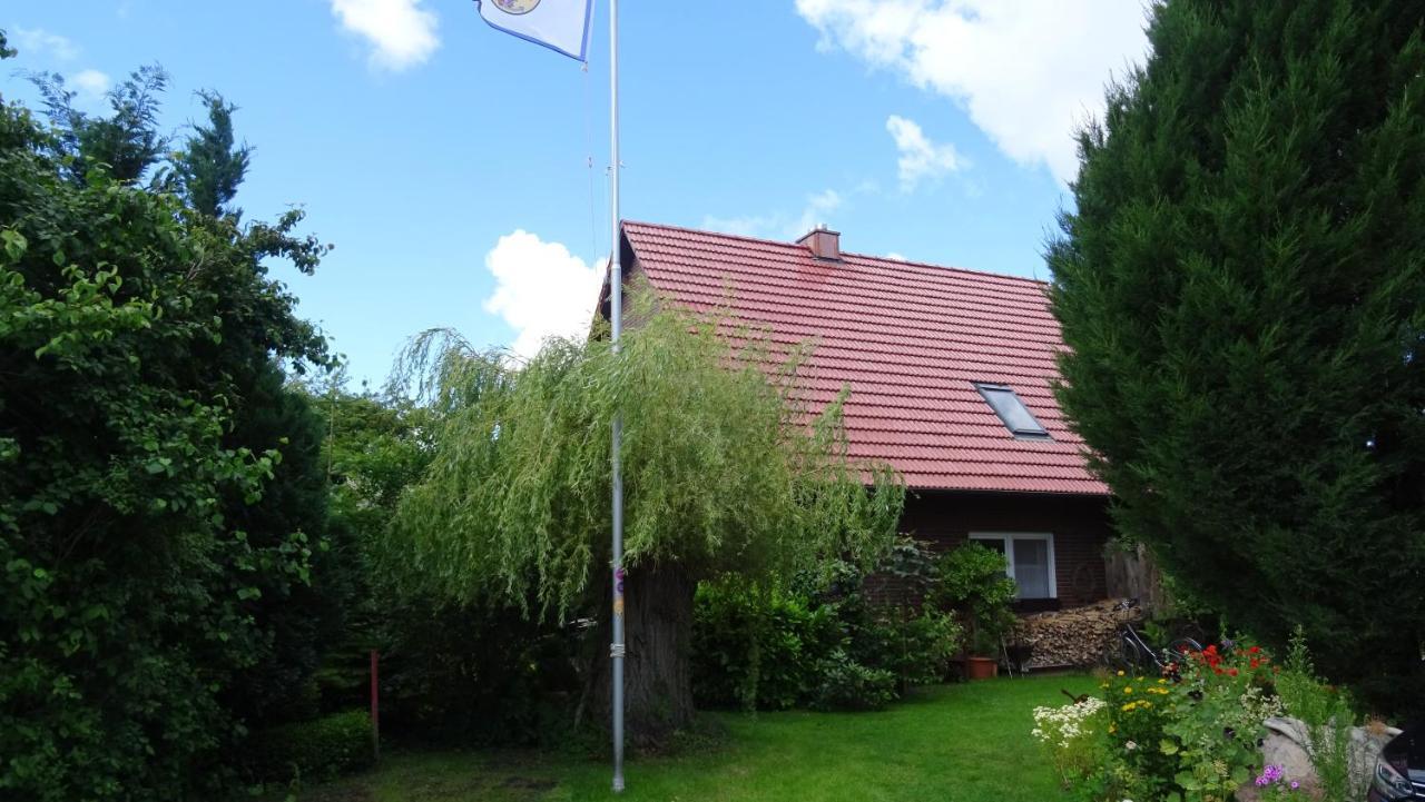 Im Urigen Garten Bzw Eulenhaus