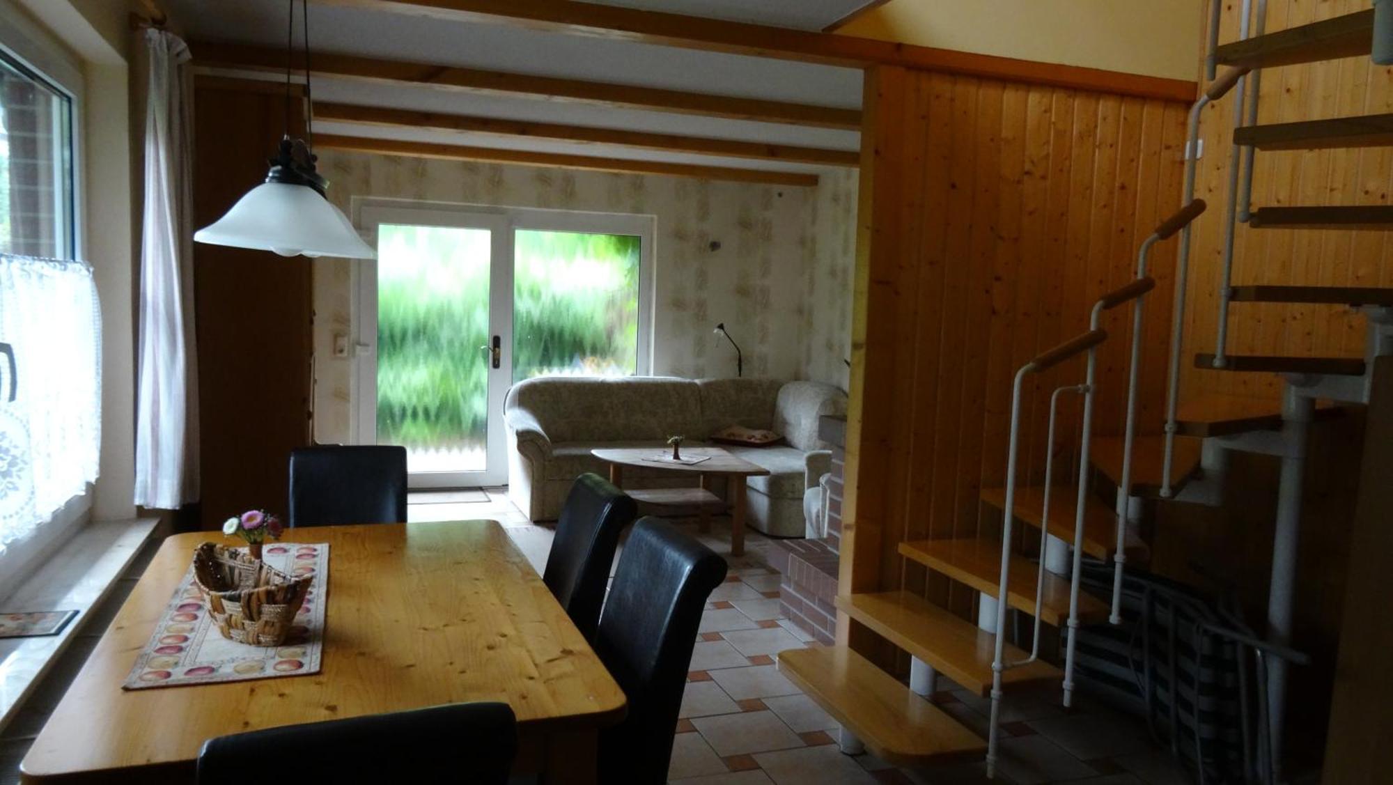 Im Urigen Garten Bzw Eulenhaus Zingst
