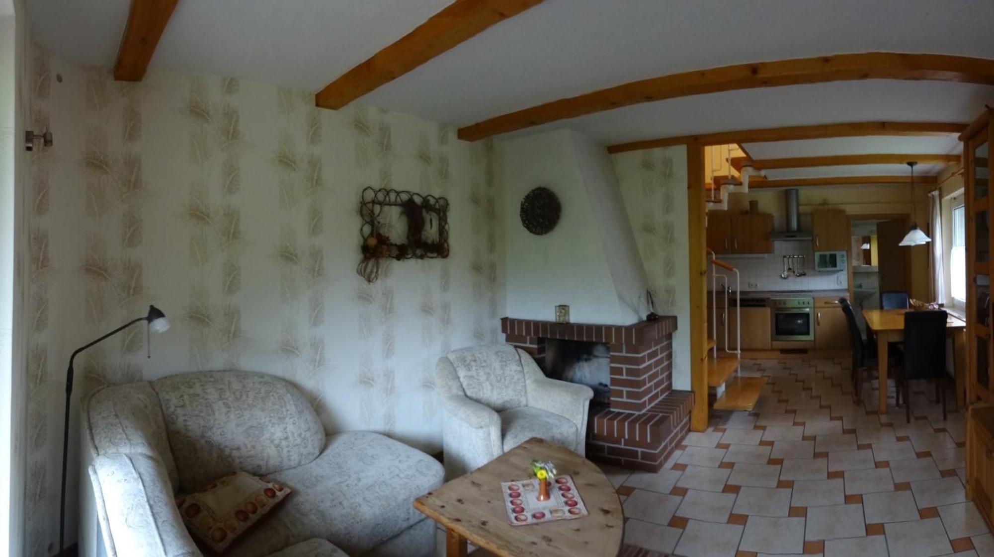 Im Urigen Garten Bzw Eulenhaus * Zingst