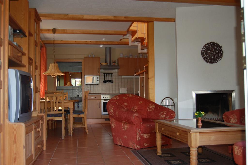 Im Urigen Garten Bzw Eulenhaus Zingst